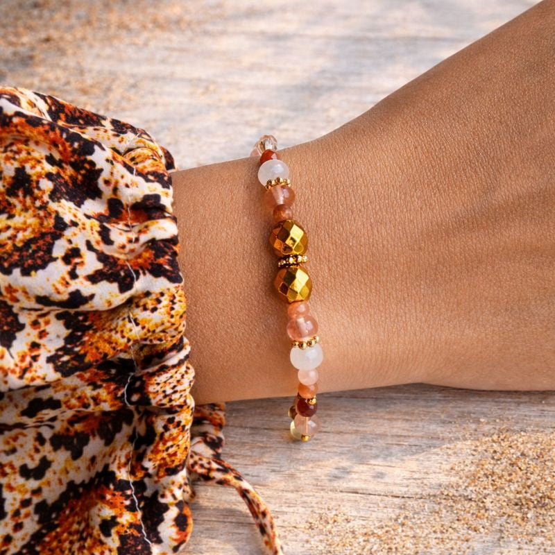 MIRA - Red Quartz & Agate & Peel, golden Hematite charm bracelet